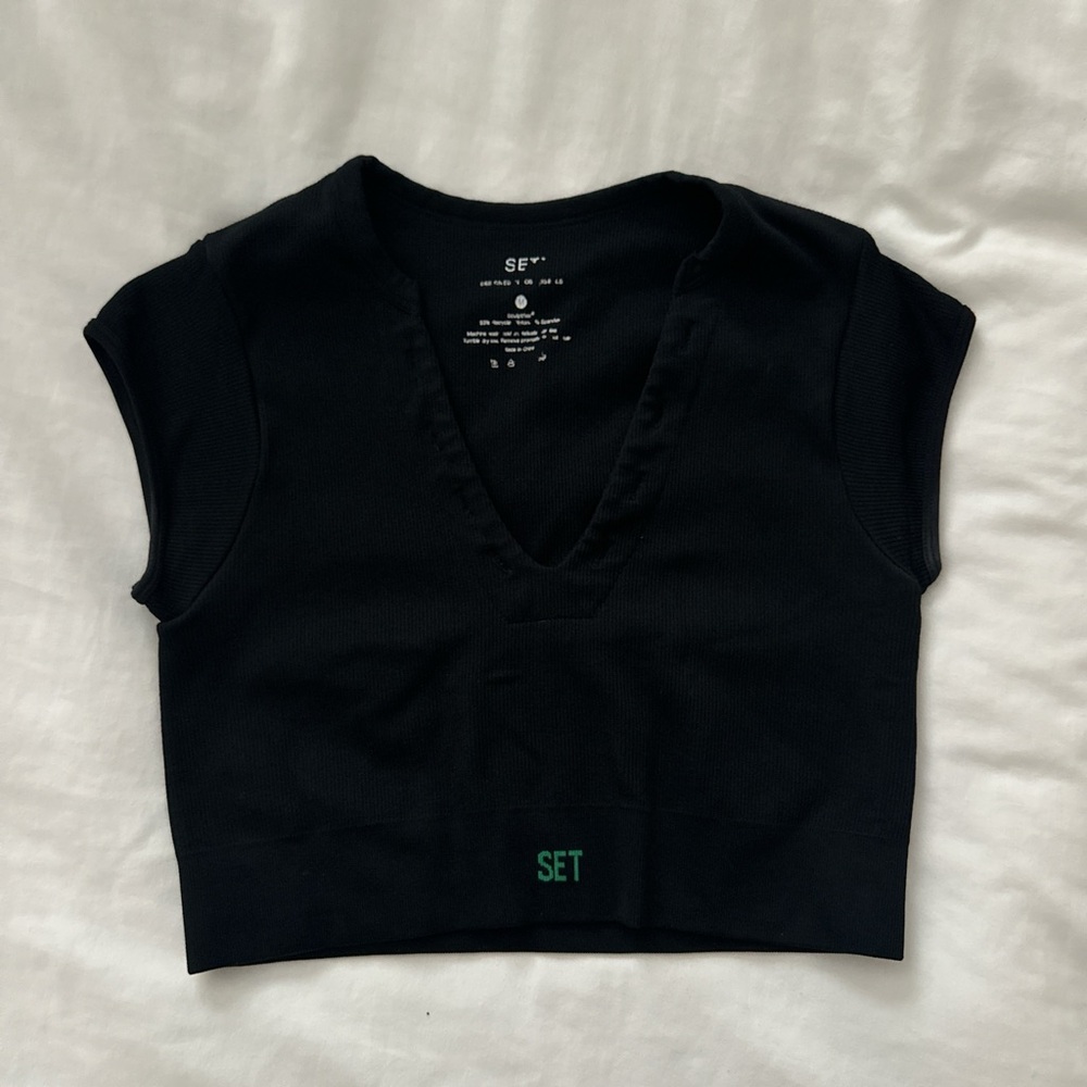SOLD SET Active Black Fitted Crop Tank Top